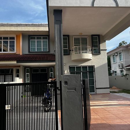 Homestay Melaka Executive Экстерьер фото